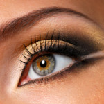 Effective golden-brown make-up